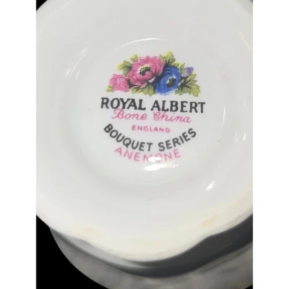 Royal Albert Cup and Saucer Bouquet Series Anemone - Picture 7 of 7